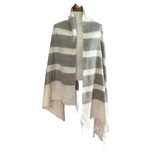 WVN Woven for you Nepal Made Shawl Scarf Sarong 32” X 79” White Gray Brown‎